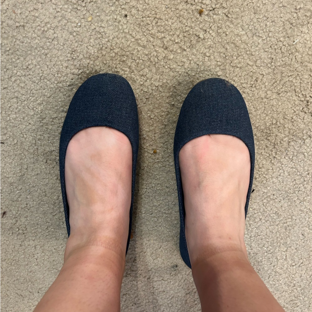 Very well worn women’s flats